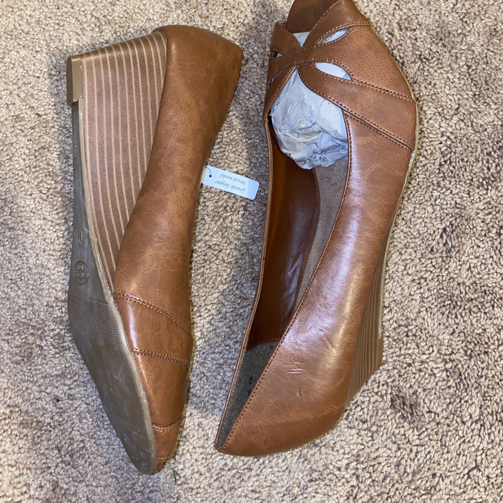 Gorgeous brand new Wedge Sandals